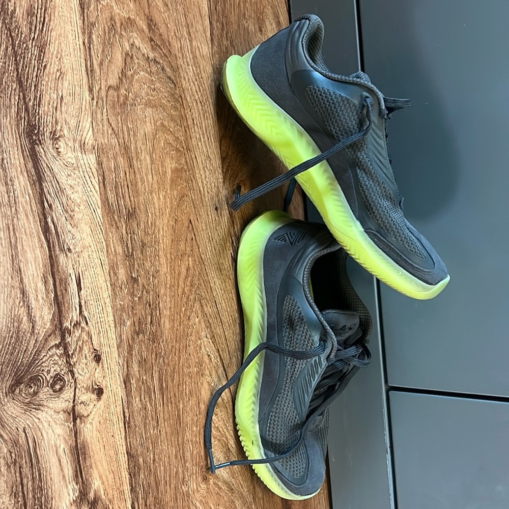 R.A.D One all round training shoe
